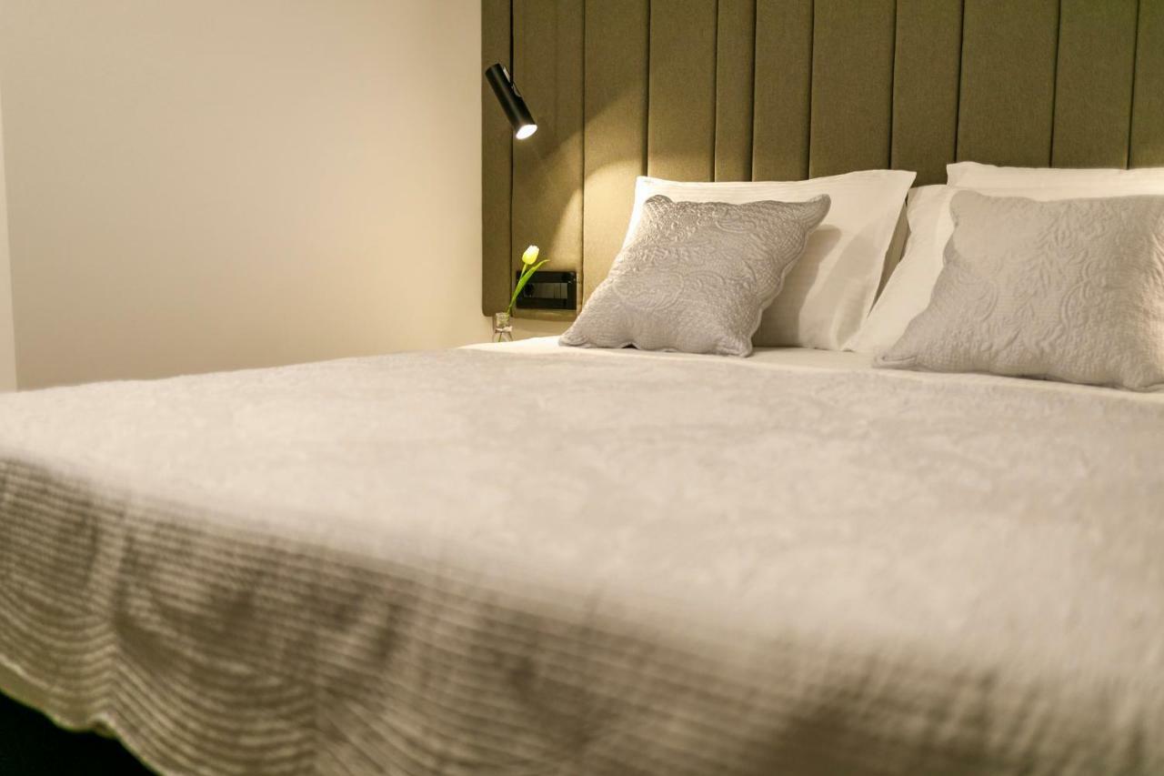 Le Soleil Rooms Split Eksteriør billede