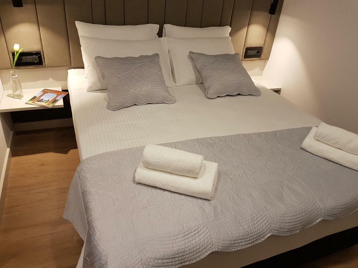 Le Soleil Rooms Split Eksteriør billede